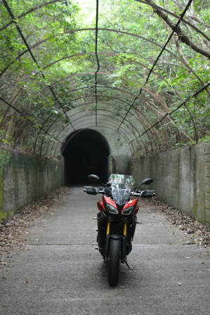 ⑥-1開聞岳のトンネル